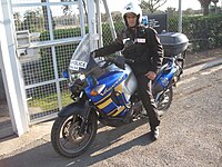 військовий поліцейський на мотоциклі
