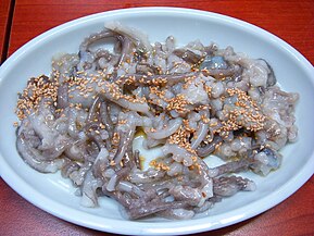 San-nakji (sliced raw octopus)