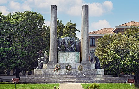 Le monument aux morts.