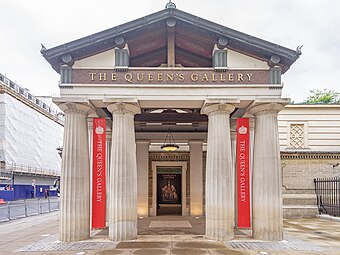 New Classical Doric columns of the Queen's Gallery, Buckingham Palace, London, by John Simpson, 2000-2002[31]