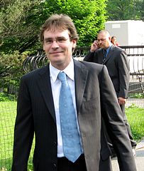 Robert Sean Leonard joue le rôle de Neil Perry.