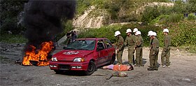 Eine Gruppe aus der Feuerwehrjugend von Kufstein/Tirol bei einer Übung