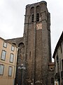 Fotografia de la Catedrala Sant Estève d'Agde, un exemple d'utilizacion de materiaus locaus (lo basalt) per la construccion.