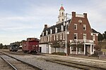 Thumbnail for File:Old Yazoo &amp; Mississippi Valley railroad station in Vicksburg, Mississippi railcars.jpg