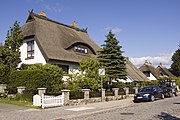 'n Ry grasdakhuise naby Stralsund op Rügeneinland, Duitsland.