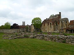 Canterburykatedralen sett fra klosterruinene