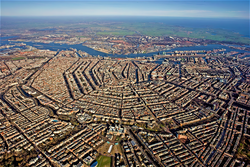 Die Amsterdamer Innenstadt (2020) mit dem charakteristischen Amsterdamer Grachtengürtel