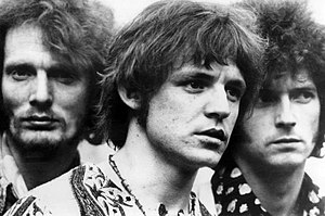 Cream in 1967. L–R: جینجر بیکر, جک بروس and اریک کلپتون.