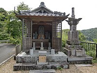 75靡 高台に移転された新・柳の宿の祠