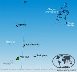 หมู่เกาะของสาธารณรัฐมอริเชียสในอักษรสีดำ; รวมกลุ่มเกาะชากอสและเกาะตรอมแล็งที่อ้างสิทธิโดยมอริเชียส