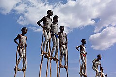 Second place: Banna children in Ethiopia with traditional body painting, playing on wooden stilts. Autor: WAVRIK (CC-BY-SA 4.0)