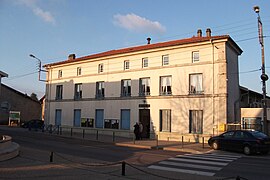 The town hall in Velaines