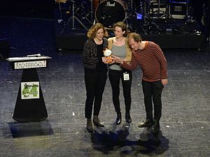 Julie Staebler et Catherine Staebler avec Jean-Christophe Menu.