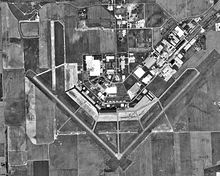 Freeman Municipal Airport-IN-27Mar1998-USGS.jpg