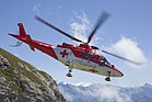 Ein Rettungshelikopter Agusta A109K2 der REGA hebt nach erfolgter Bergung eines Patienten beim Pilatus ab. KW 33 (ab 10. August 2014)