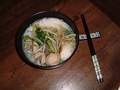 Pork ball and rice vermicelli in soup