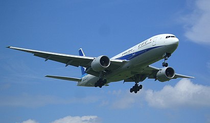 Boeing 777 landing on Osaka Airport