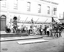 People building the Dalles Public Market, 1920 (6310025743).jpg