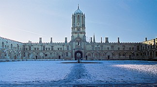 Tom Quad, kolegio Christ Church (Oksfordo) dumvintre