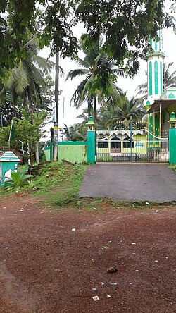 Kundar Mosque, Karadukka