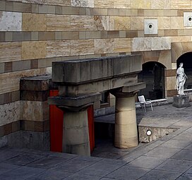 Postmodern Doric columns of the Neue Staatsgalerie, Stuttgart, Germany, by James Stirling, 1984[30]