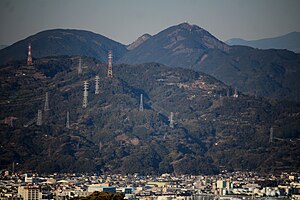 戦の舞台となった桜野周辺に位置する浜石岳