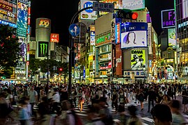 澀谷站前交叉口夜景（2016年7月24日攝）