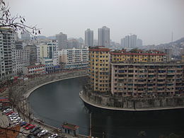 Die stadsilhoeët van Zunyi.