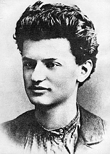 LeonTrotsky1897.jpg