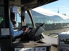 Vue du poste de conduite d'un bus.