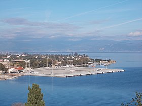 Άποψη από τη νέα προβλήτα στο λιμάνι του Αιγίου.