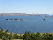 Lago Bajkalo kaj insulo Olĥon