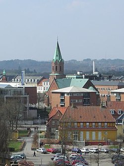 Udsigt ud over byen, med Silkeborg Kirke i midten