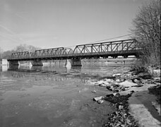 The original truss bridge in 1991