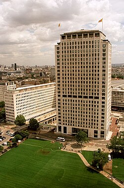 Shell Centre as seen from the London Eye, before redevelopment of Jubilee Gardens (bottom) and demolition of surrounding buildings