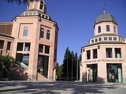 市庁舎とダウンタウンエリア
