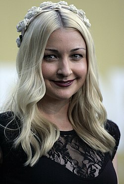 Miller-Heidke vuonna 2013.