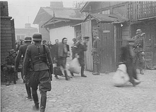 NARA copy #2, IPN copy #2 Vacate the factory! Umschlagplatz, gate by the bathhouse