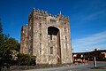 Gaeilge: Caisleán Bhun Raite English: Bunratty Castle