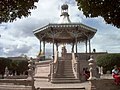 Kiosco del Centenariu de la Plaza d'Armes de San Miguel el Alto