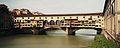 Floransa'da Arno Nehri üzerindeki Ponte Vecchio
