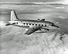 Das Vickers Nene-Viking Strahlverkehrsflugzeug 1948 im Flug. Die Viking war ein vom Wellington-Bomber abgeleitetes Kurzstreckenverkehrsflugzeug. Eine Viking Serienmaschine war bereits beim Bau konstruktiv so geändert worden, dass als Antrieb statt der serienmäßigen Kolbenmotoren zwei Rolls-Royce Nene Strahltriebwerke verwendet werden konnten. Damit war die Nene-Viking „G-AJPH“ das erste Strahlverkehrsflugzeug überhaupt. Die Maschine blieb ein Einzelstück. KW 19 (ab 9. Mai 2021)