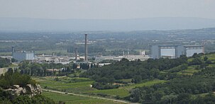 Ядерный центр Маркуль; реактор Феникс находится в здании слева.