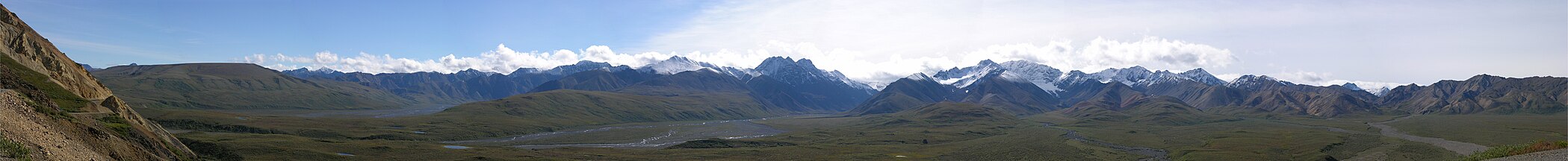 Polychrome Mountains (Wide Panorama) Zoomviewer