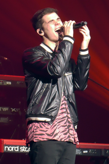 AJ Mitchell performing at the December 2019 93.3 FLZ Jingle Ball