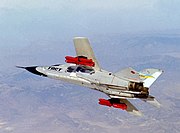 試験を行うNASAのF-111A（左と同じ機体） 1976年1月撮影。