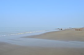 Side view of Patenga sea beach