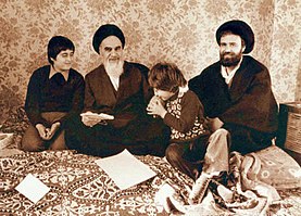 L to R: Hassan Khomeini, Imam Khomeini, Yasser Khomeini, Ahmad Khomeini