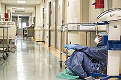 Second place: A doctor during the COVID-19 pandemic in San Salvatore Hospital in Pesaro, Italy. Autor: Alberto Giuliani (CC BY-SA 4.0)