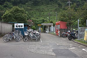 車站大樓與站前通道